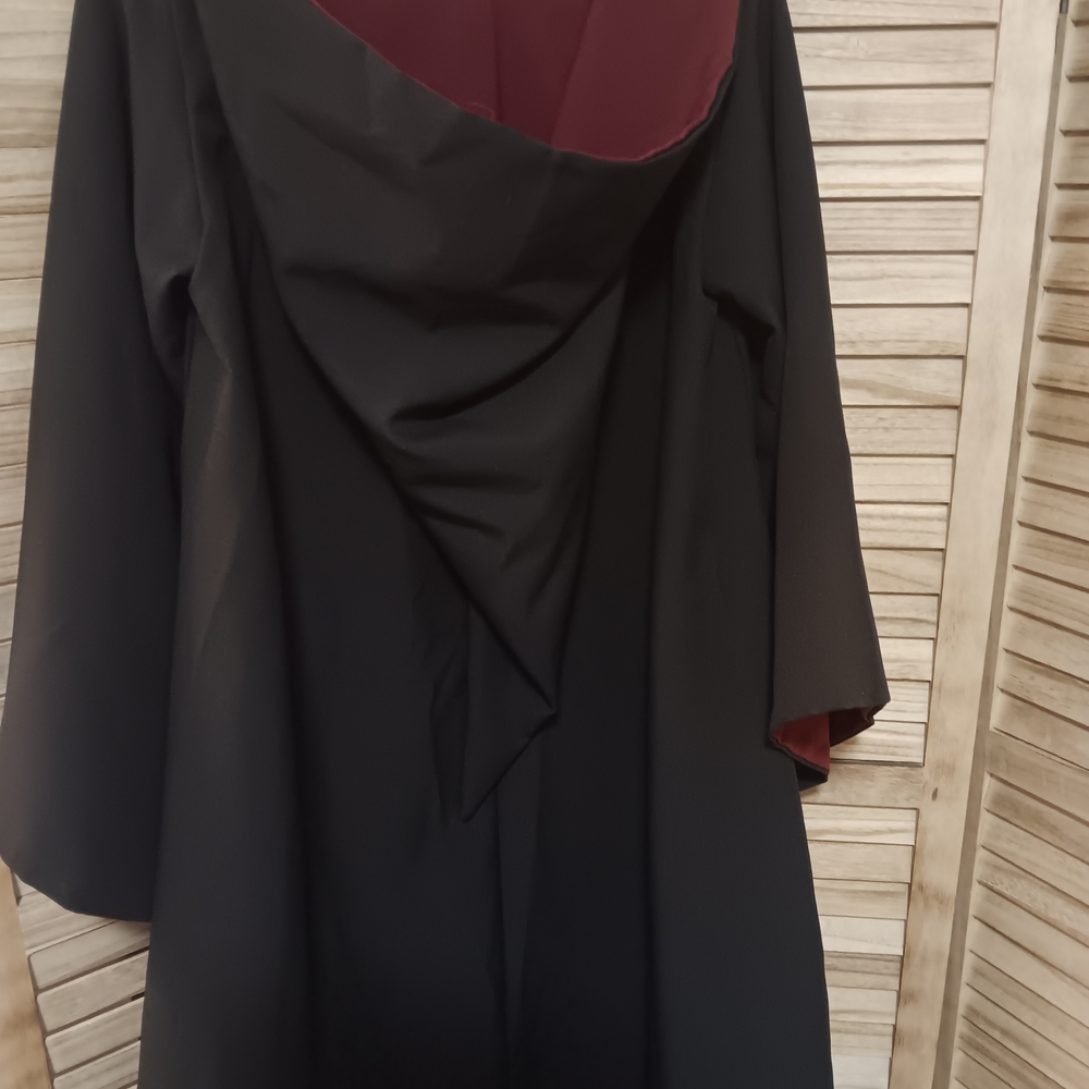 Harry Potter robe Unisex with pockets 2 XS deep burgundy Universal Studios NWOT - Picture 5 of 6